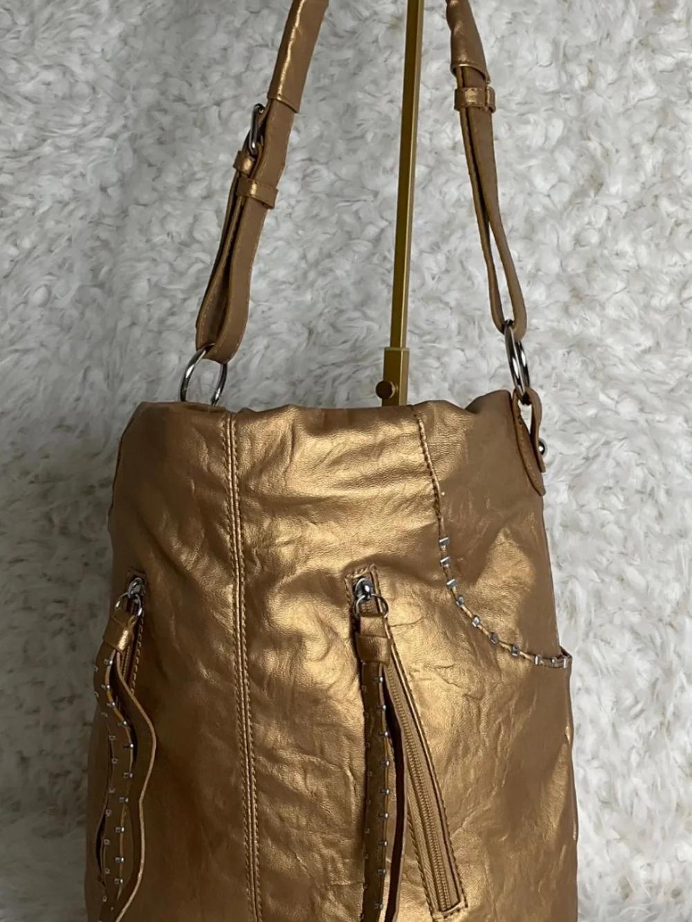 BUENO GOLD COLLECTION WOMEN'S METALLIC HOBO BAG~NEW!